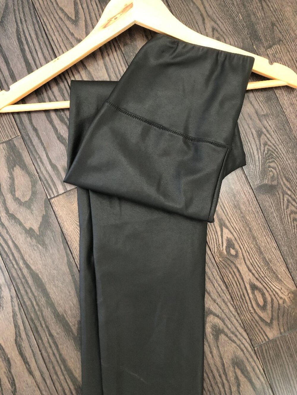 🖤 Aritzia x Wilfred “Daria” Black Faux Leather Leggings | Size Medium 🖤